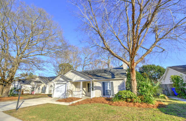Gorgeous 3 BR, 2 BA , 1 Car Garage Home Off Isle of Palm Connector, Mt Pleasant photos photos