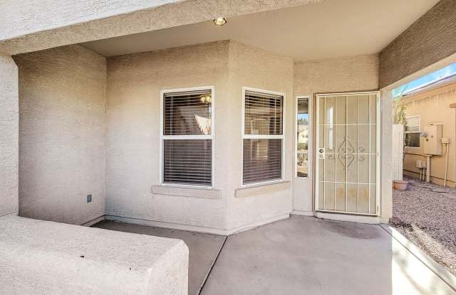 Palm Valley Goodyear with new flooring and paint! Gallery 4