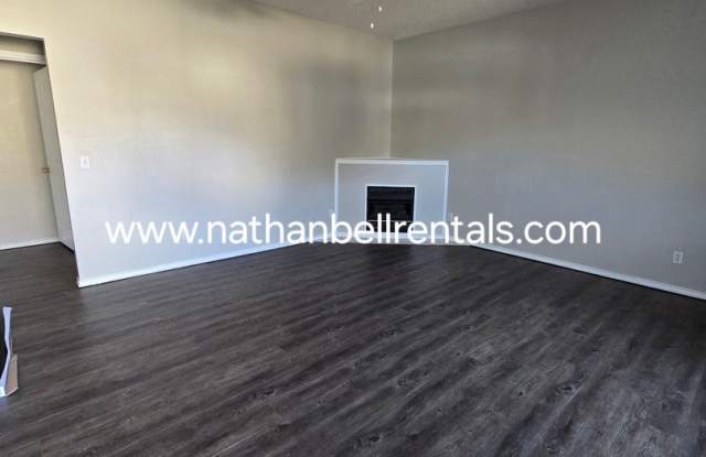 Single Family Home: 3 bed, 2 bath photos photos