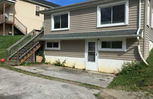 Radford (West End), 2 BR / 1 BA, Available August photos photos