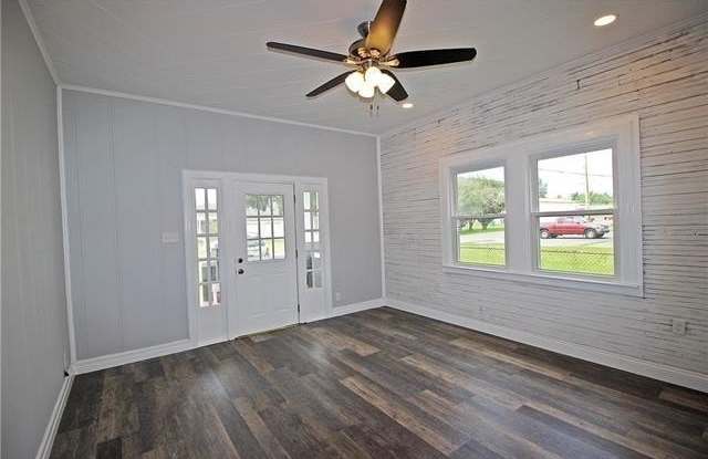 207 MILLING Avenue Gallery 3