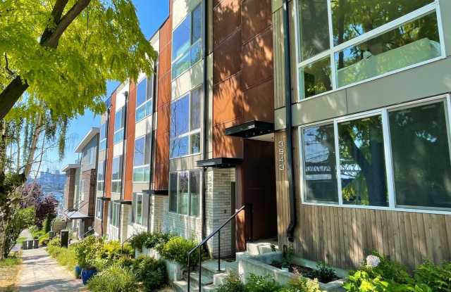 Elegant Town Home with Glorious Views! - 3939 2nd Avenue Northeast, Seattle, WA 98105