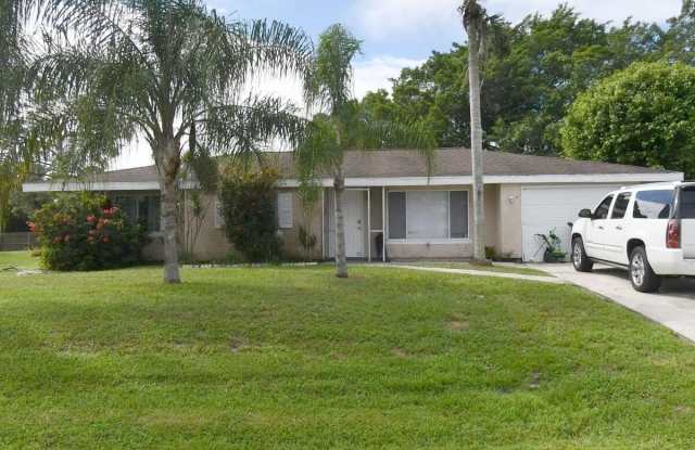 366 SE Evans Avenue photos photos