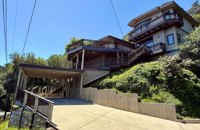 SPACIOUS THREE BED / THREE BATH HOME OFF OF PANORAMIC HWY WITH STUNNING VIEWS photos photos