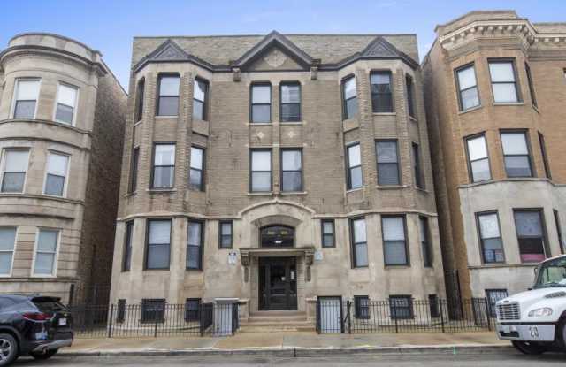 906 West Montrose Ave. photos photos