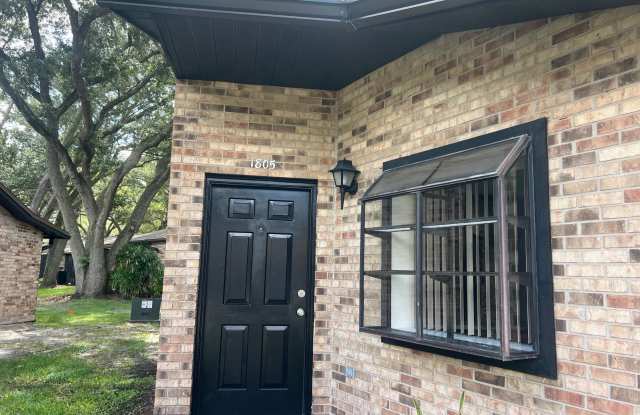 1805 Foxhall Circle Gallery 2