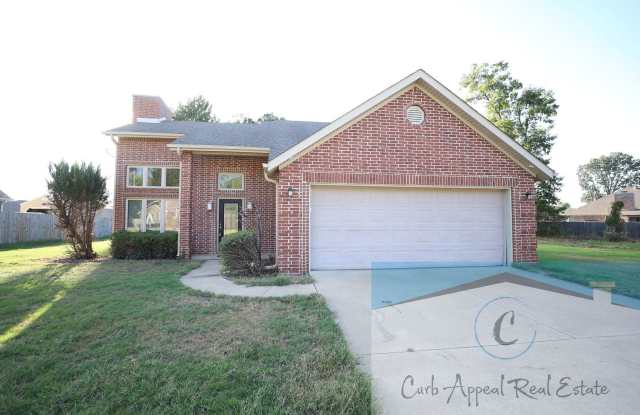Beautiful 3 Bedroom Home with 2-Car Garage, Fireplace & Storm Shelter – Jonesboro! Gallery 4