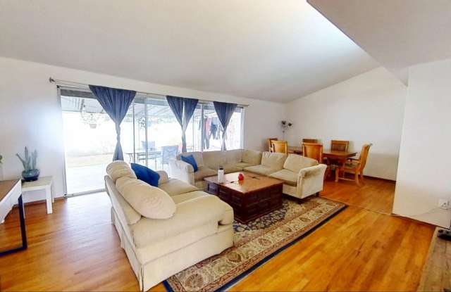 WALK TO SDSU! 5 bed 2 bath House w/ A/C photos photos WALK TO SDSU! 5 bed 2 bath House w/ A/C photos photos