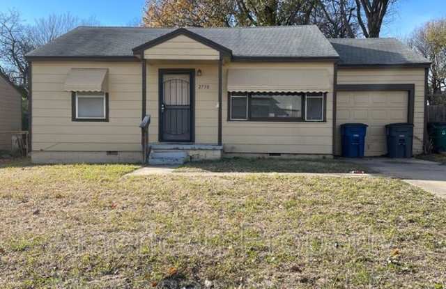 2730 N Main St photos photos