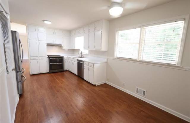 2953 Evans Woods Drive Gallery 2