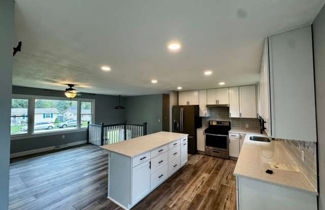 Fully Remodeled 5 Bedroom, 2 Bathroom Home in Coal Valley Gallery 4