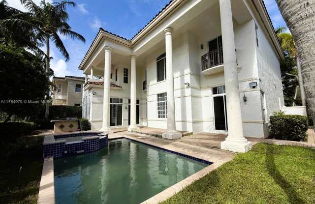 996 Sanibel Dr photos photos