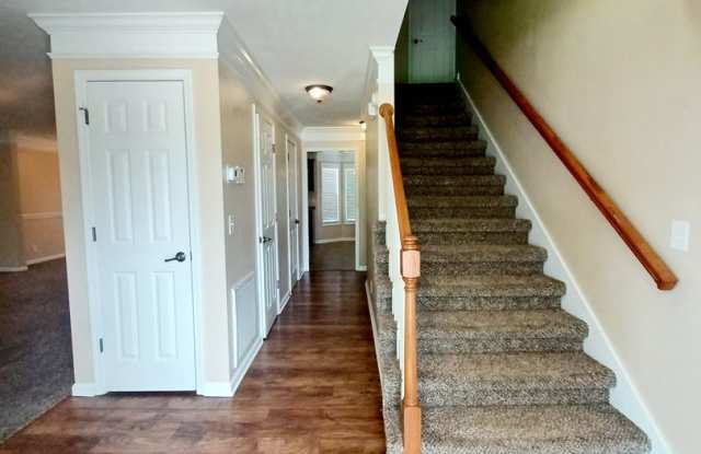 Spacious 3-Bedroom Home with Bonus Room, Fenced Yard & Pet-Friendly! Gallery 4
