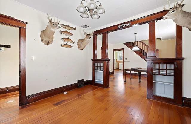 309 Jones Street Gallery 3