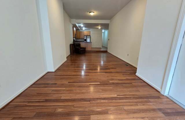 Spacious 3BR/2BTH w/ HW Floors, A/C, W/D, Yard photos photos