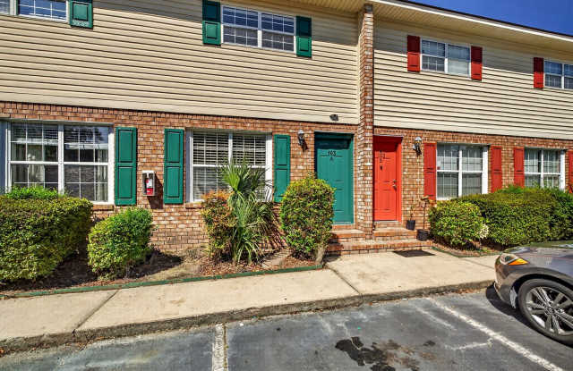 Comfortable Ladson Home Near Everyday Conveniences Gallery 3