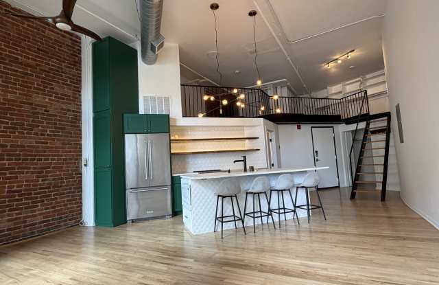 1617 California St - 1617 California Street, Denver, CO 80202