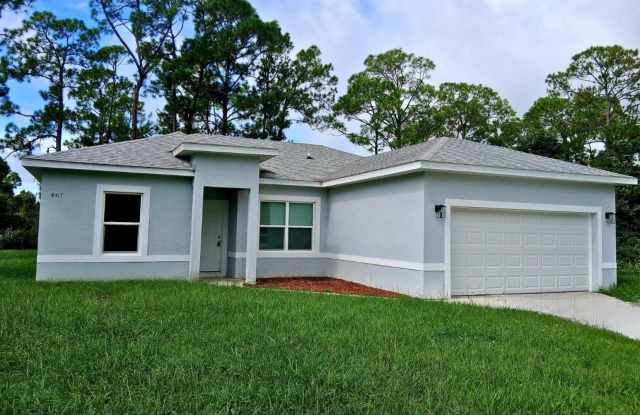 Stunning 4BR/2BA Home with Modern Upgrades in Lake Placid photos photos