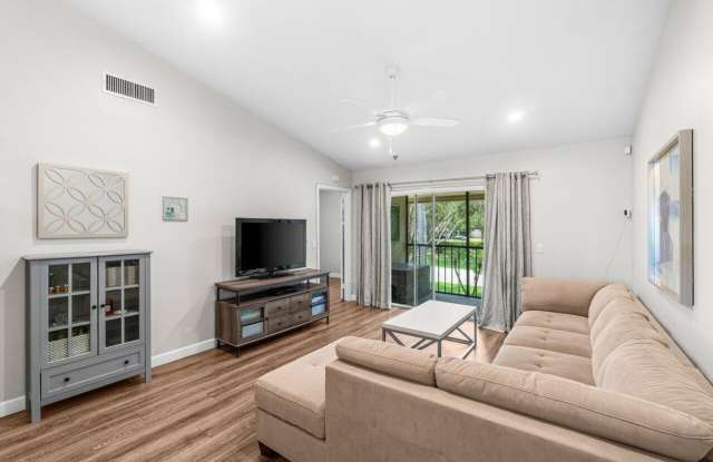 22148 Palms Way Gallery 4