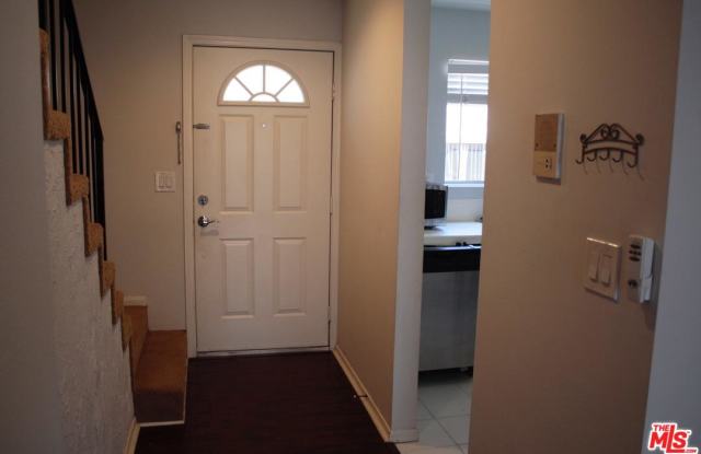 719 EUCALYPTUS Avenue Gallery 2