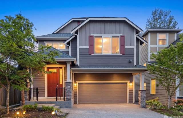 Modern Lynnwood Home with Flexible Bonus Space and Fenced Backyard photos photos