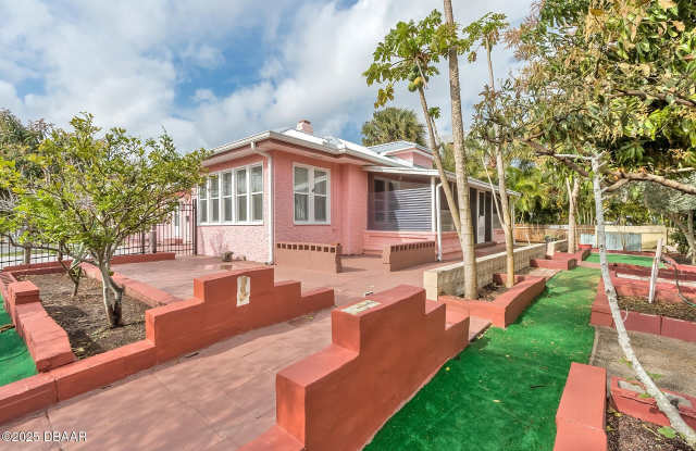 401 N Wild Olive Avenue photos photos