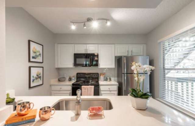 3581 N Hills Dr Gallery 1
