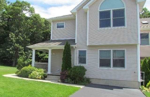 605 Willow Pond Drive - 605 Willow Pond Drive, Riverhead, NY 11901