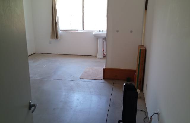 200 South Pipestone Lane - 200 South Pipestone Lane, Cornville, AZ 86325