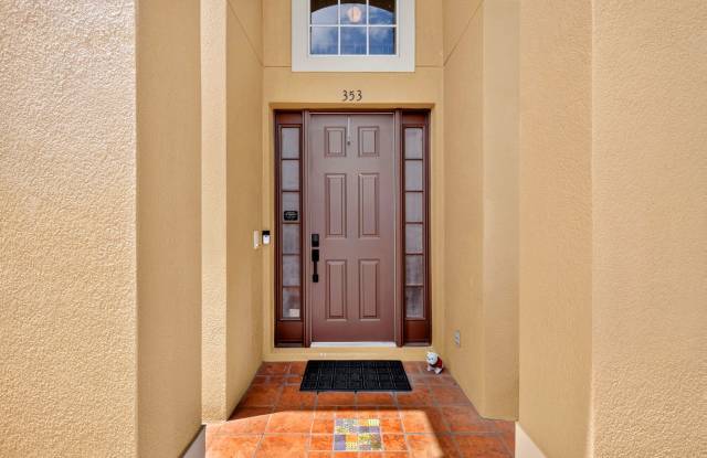 Waterfront 4 Bedroom Pool Home in Lake Amberleigh-Winter Garden Gallery 4