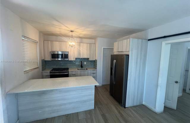 1450 Lenox Ave photos photos