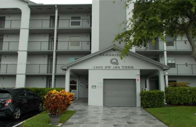 1400 SW 124th Ter photos photos
