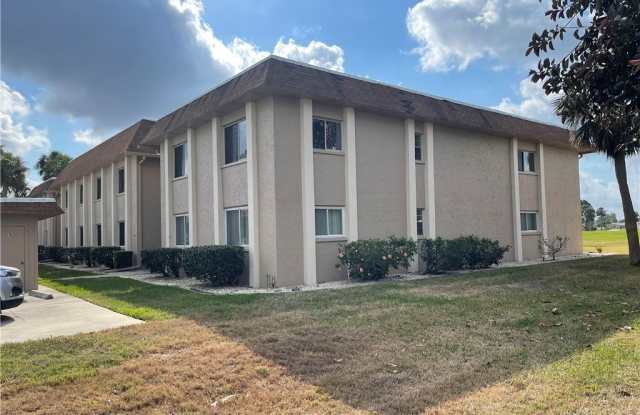1739 Golf Club Drive unit: 6 photos photos