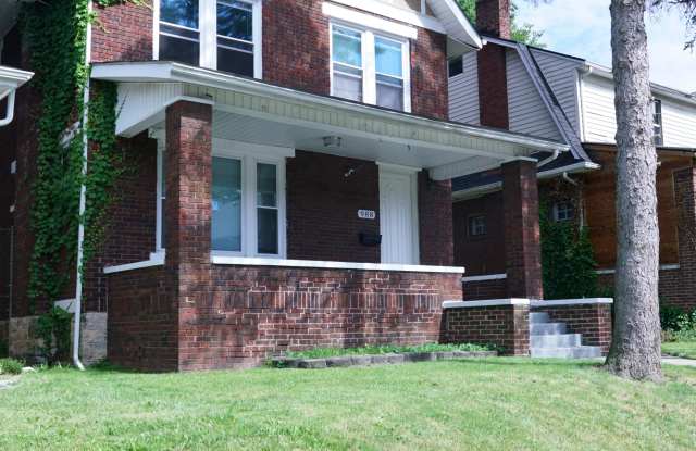 988 Linwood Ave photos photos