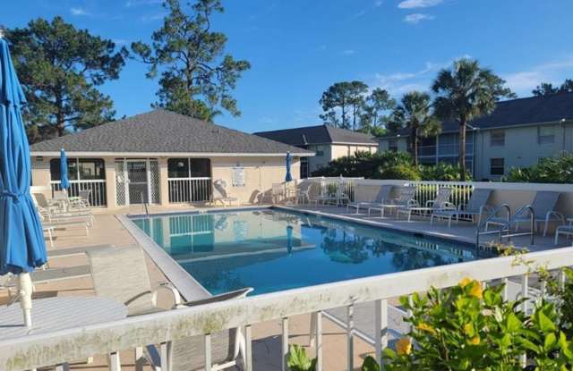 ***FURNISHED ANNUAL OR SEASONAL RENTAL** 2 BED\2 BATH * BEAUTIFUL BERKSHIRE LAKES*** Gallery 1