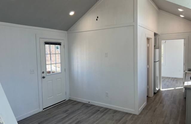 2 Bed 1 Bath House Gallery 3