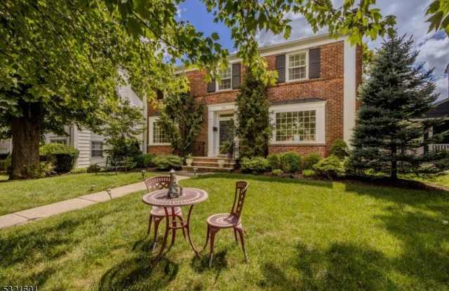 514 Hartford Ct Gallery 3