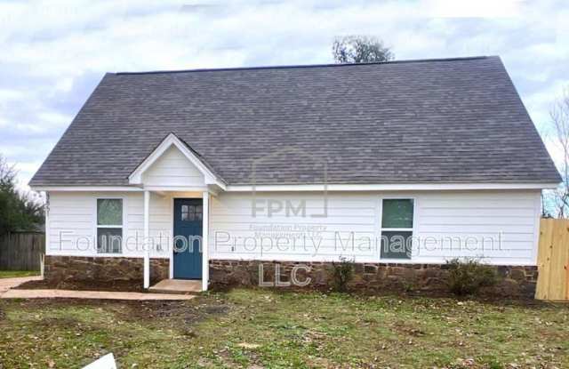 3851 Selden Cove Gallery 1