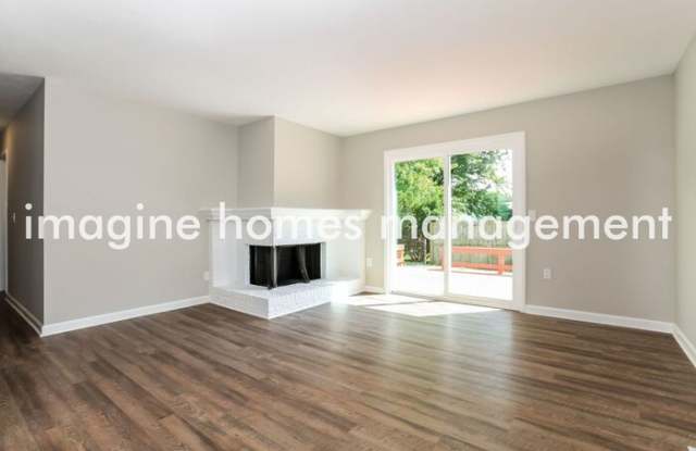 34111 Bainbridge Road Gallery 4