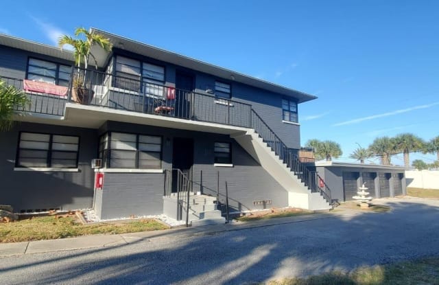 828 N Grandview Avenue - 828 North Grandview Avenue, Daytona Beach, FL 32118