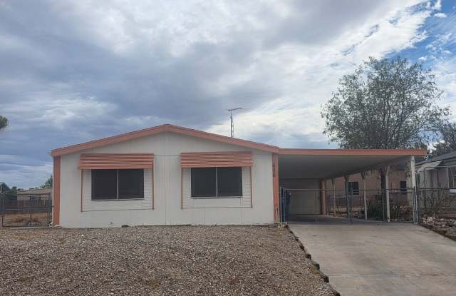 Charming 3-Bedroom Home with Oversized Garage in Holiday Shores and PETS WELCOME photos photos