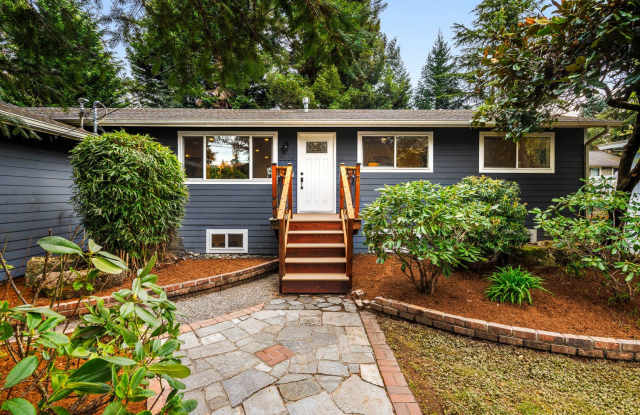 Beautifully Remodeled in Kenmore- Pet Friendly with Oversized Backyard Gallery 3