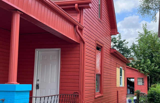 722 Jackson Avenue Gallery 3