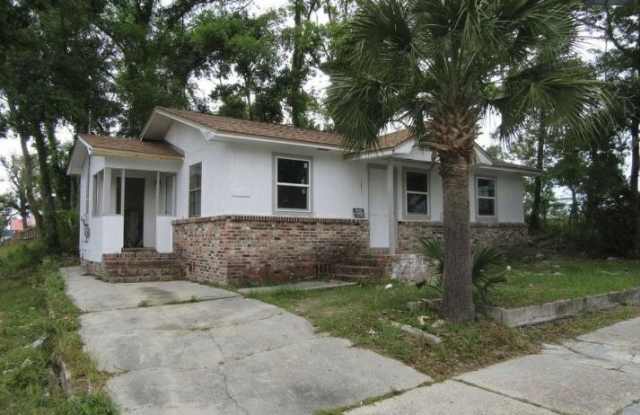 1221 Palo Alto Ave - 1221 Palo Alto Avenue, Panama City, FL 32401