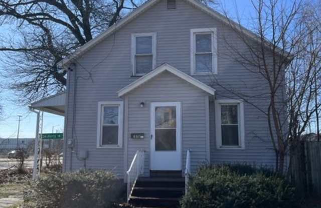 681 W Larch Ave Gallery 1