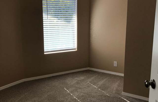 2600 CHANDLER COURT #37 Gallery 4