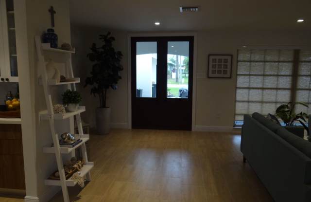 AVAILABLE SEASON 2027   PUNTA GORDA ISLES  SALTWATER FRONT HOME $4300.00 Gallery 3