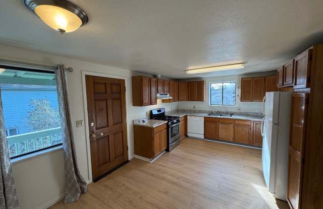2362 Redwood ST - 2362 Redwood Street, Cutten, CA 95503