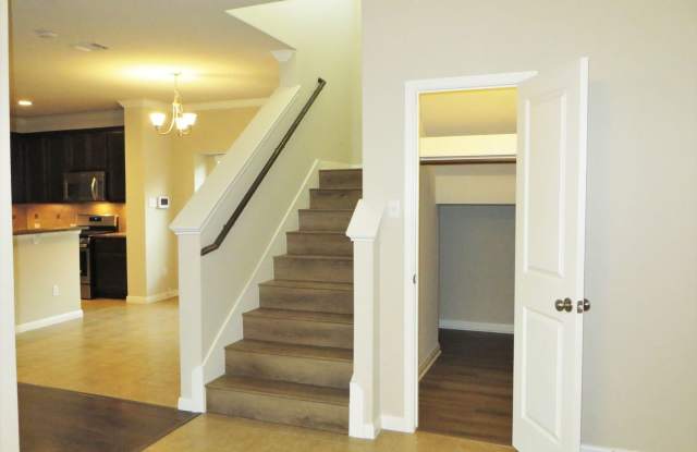 322 Sycamore Street Gallery 2