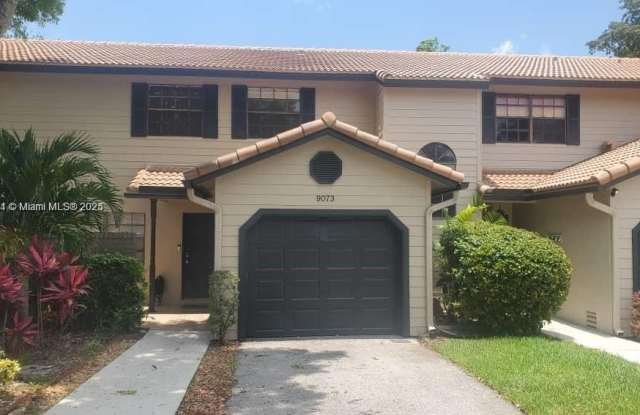 9073 Vineyard Lake Dr photos photos